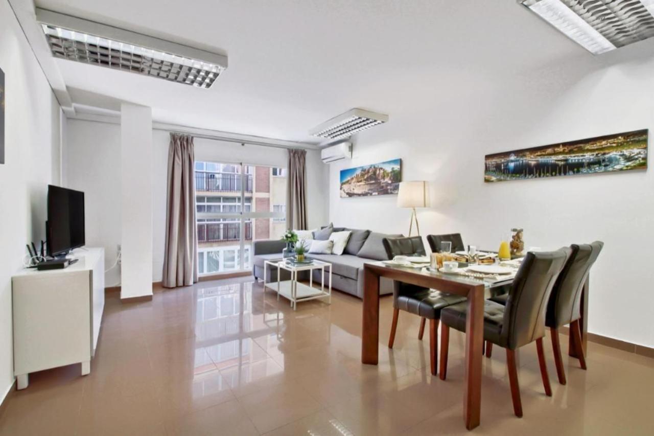 Amplio Piso Con Terraza Apartment Малага Екстериор снимка