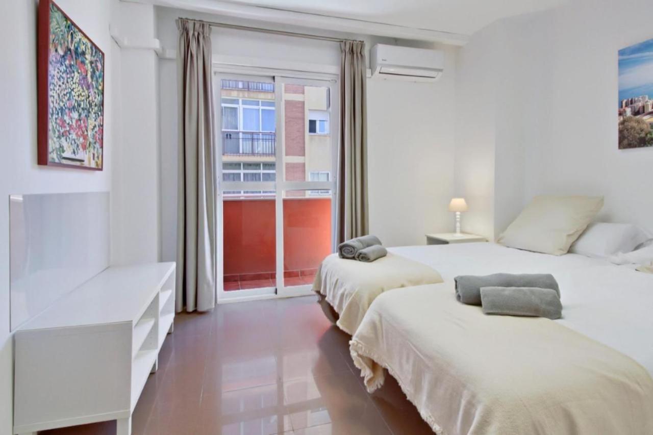 Amplio Piso Con Terraza Apartment Малага Екстериор снимка