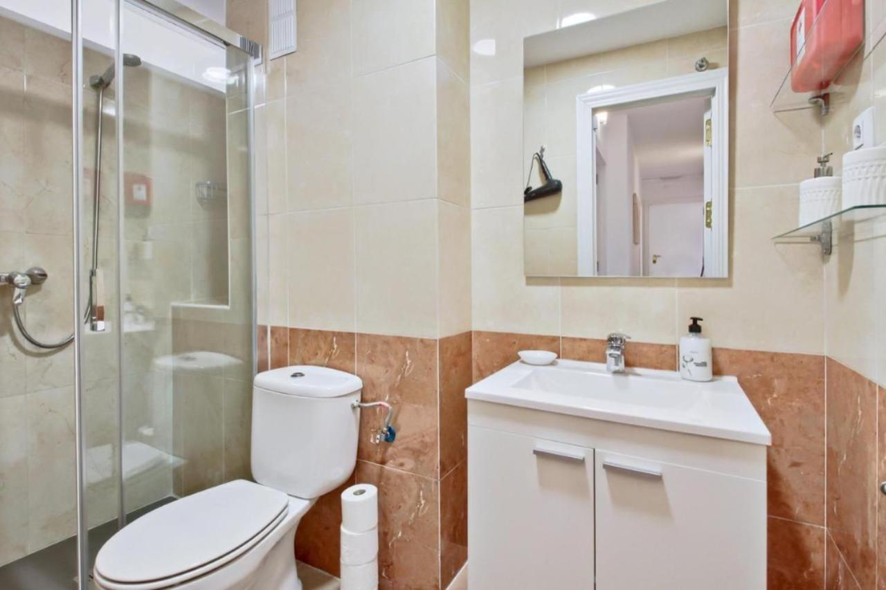 Amplio Piso Con Terraza Apartment Малага Екстериор снимка