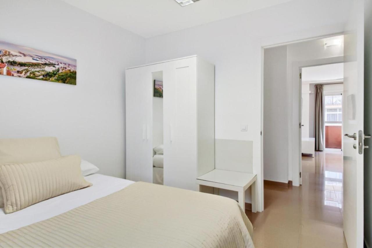 Amplio Piso Con Terraza Apartment Малага Екстериор снимка